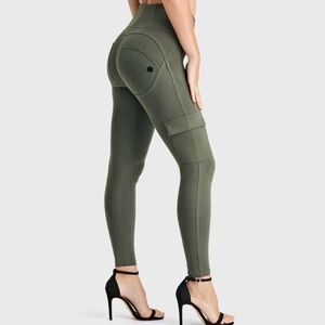 Military Green WR.UP® Cargo Fashion Petite 
High Waisted Petite Length /